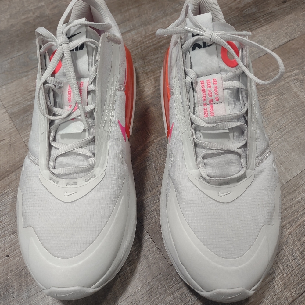 Women's Nike Air Max Up tennis shoes size 9 US